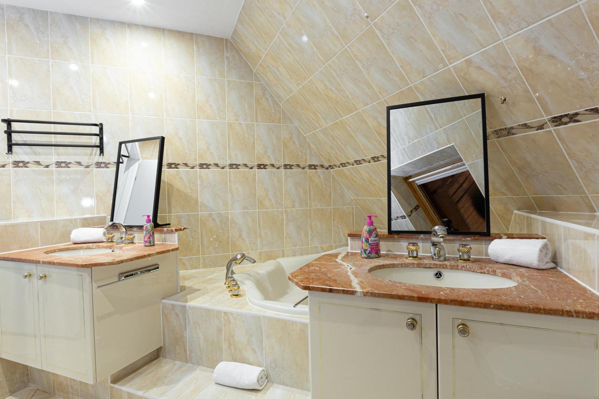 Gites Spa Strasbourg - Villa Ours - Spa Prive, Sauna, Borne D'Arcade, Babyfoot Ittenheim エクステリア 写真