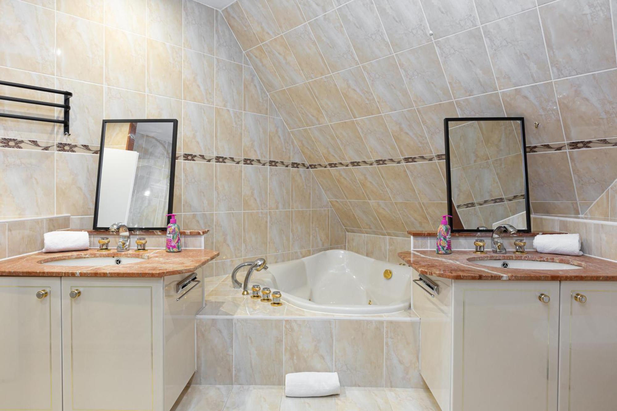 Gites Spa Strasbourg - Villa Ours - Spa Prive, Sauna, Borne D'Arcade, Babyfoot Ittenheim エクステリア 写真