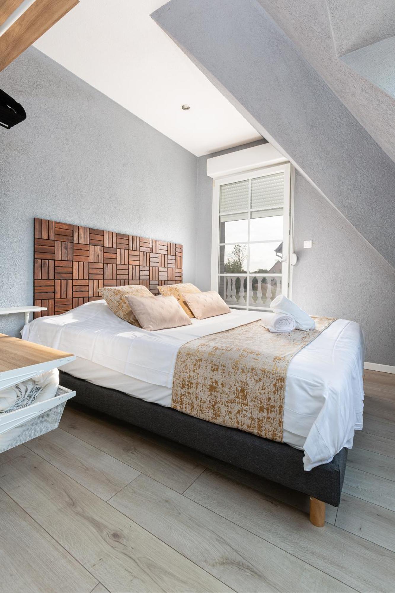 Gites Spa Strasbourg - Villa Ours - Spa Prive, Sauna, Borne D'Arcade, Babyfoot Ittenheim エクステリア 写真